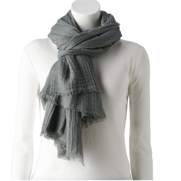Woman’s LC Crinkle woven wrap scarf in grey - Picture 2 of 6